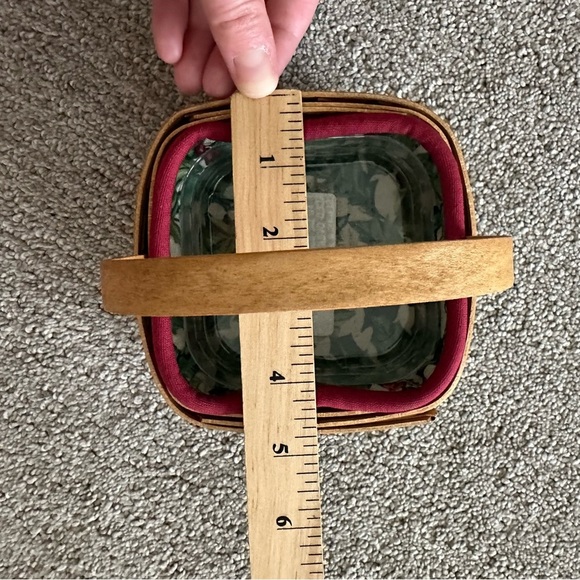 Longaberger 2003 Holiday Helper Basket - Picture 12 of 14